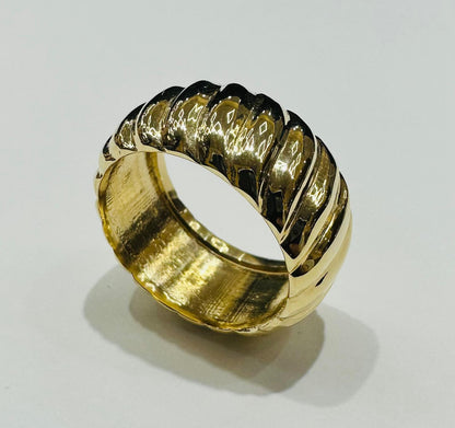 14K GOLD ROUND RING- WEIGHT: 8.4gm