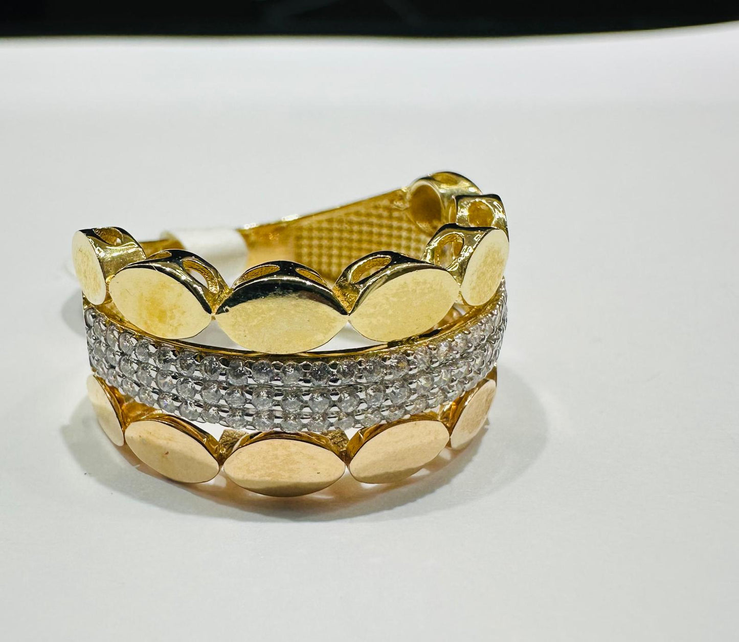 14K GOLD TWO TONED RING WITH CZ STONES- WEIGHT: 5.5gm