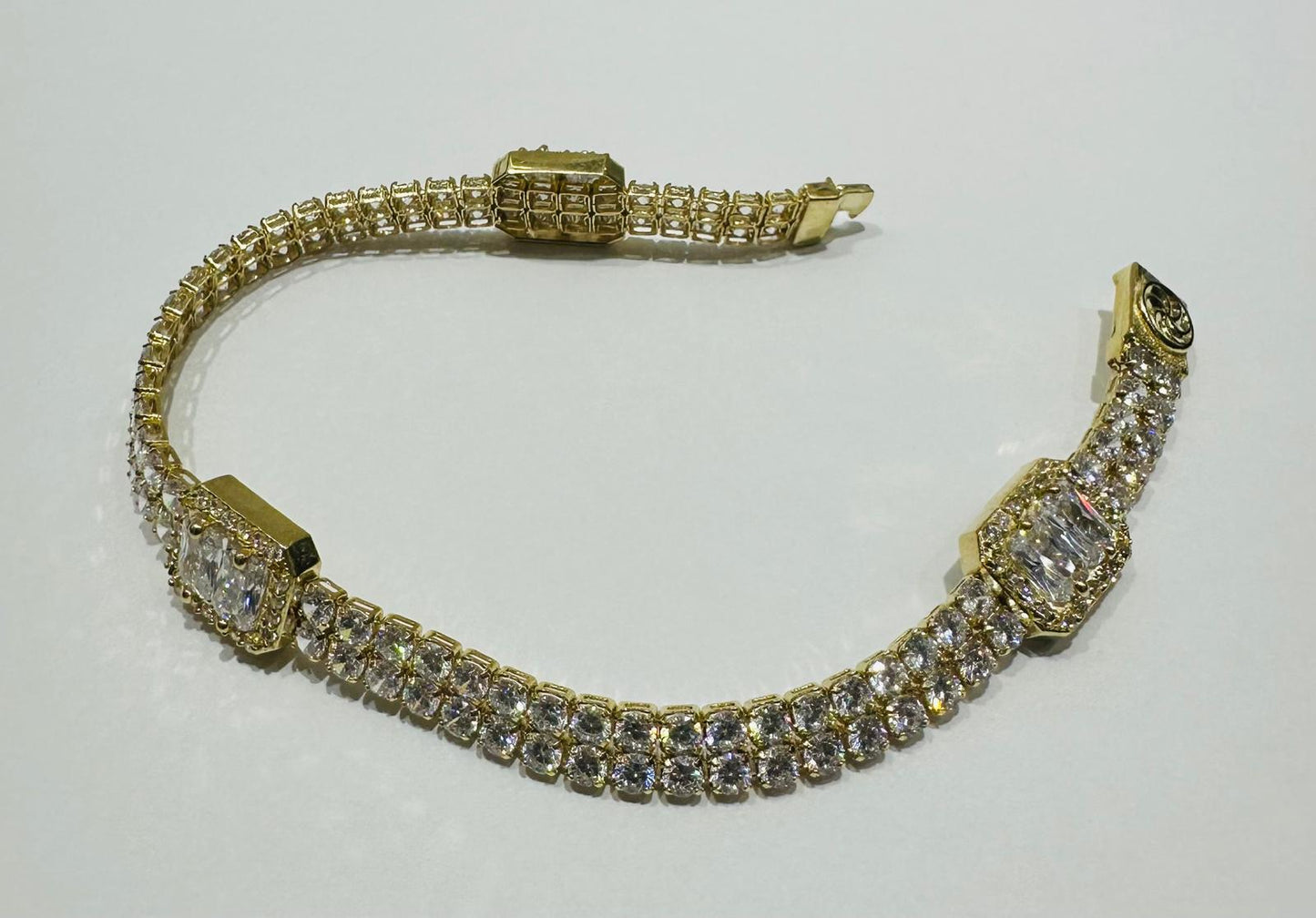 10K GOLD WHITE SAPPHIRE BRACELET - WEIGHT: 12.7gm