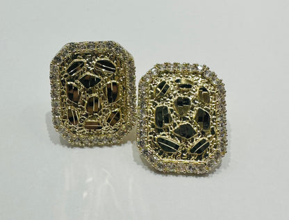10K GOLD NUGGET EARRINGS WITH WHITE SAPPHIRE- WEIGHT: 3.7gm