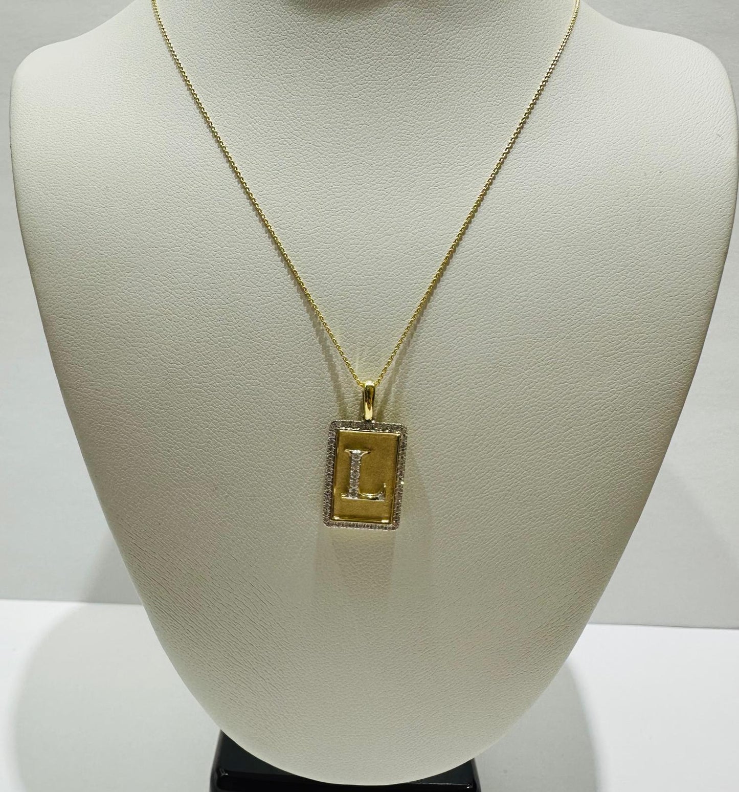 10K GOLD INTIAL LETTER "L" PENDANT DIAMOND SET- 0.25CT