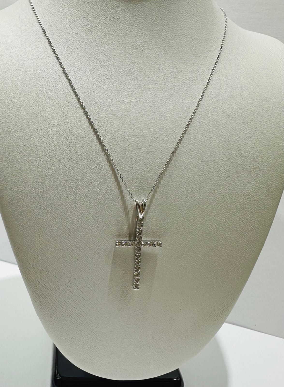 10K WHITE GOLD CROSS PENDANT DIAMOND SET- 0.25CT