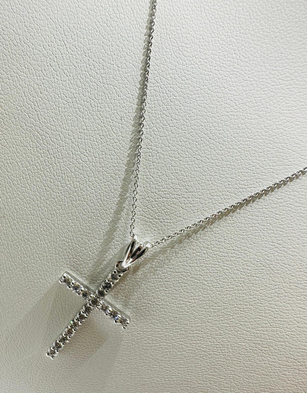 10K WHITE GOLD CROSS PENDANT DIAMOND SET- 0.25CT