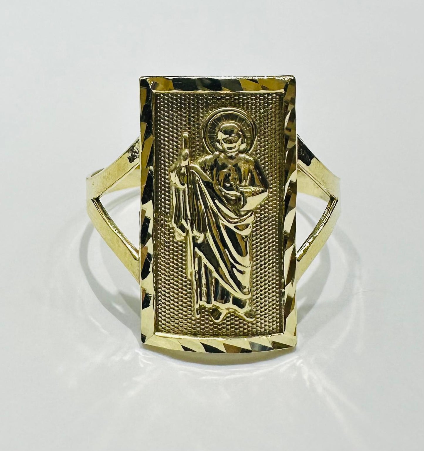 10K GOLD SAINT JUDE RING- WEIGHT: 2.6gm