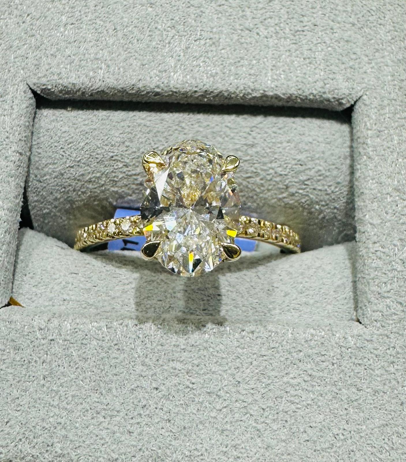 14K GOLD LAB GROWN VS1/VS2 OVAL DIAMOND RING-  2.20CT