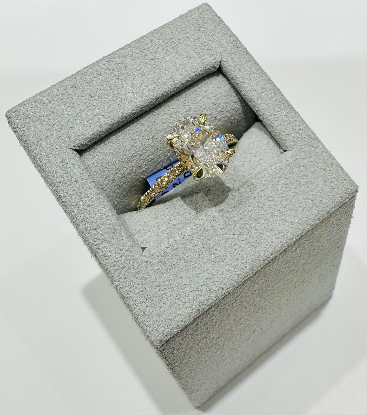 14K GOLD LAB GROWN VS1/VS2 OVAL DIAMOND RING-  2.20CT