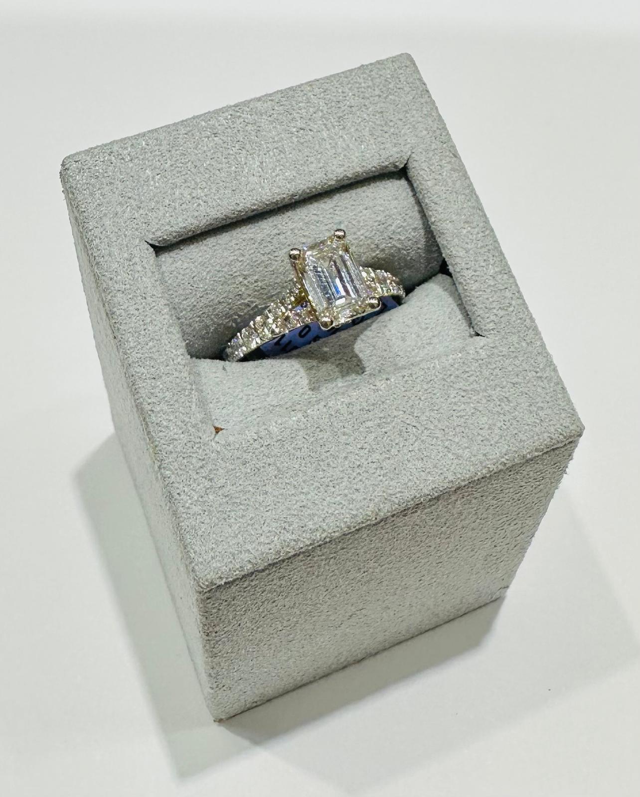 14K GOLD LAB GROWN VS1/VS2 DIAMOND RING-  0.50CT