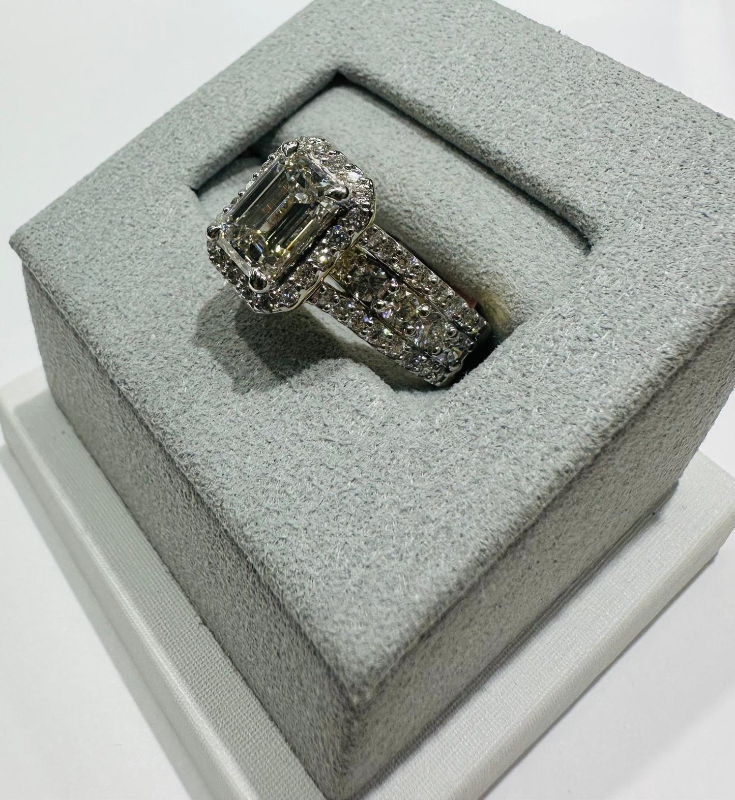 14K GOLD LAB GROWN DIAMOND RING VS-  3.47TC/CT2.03