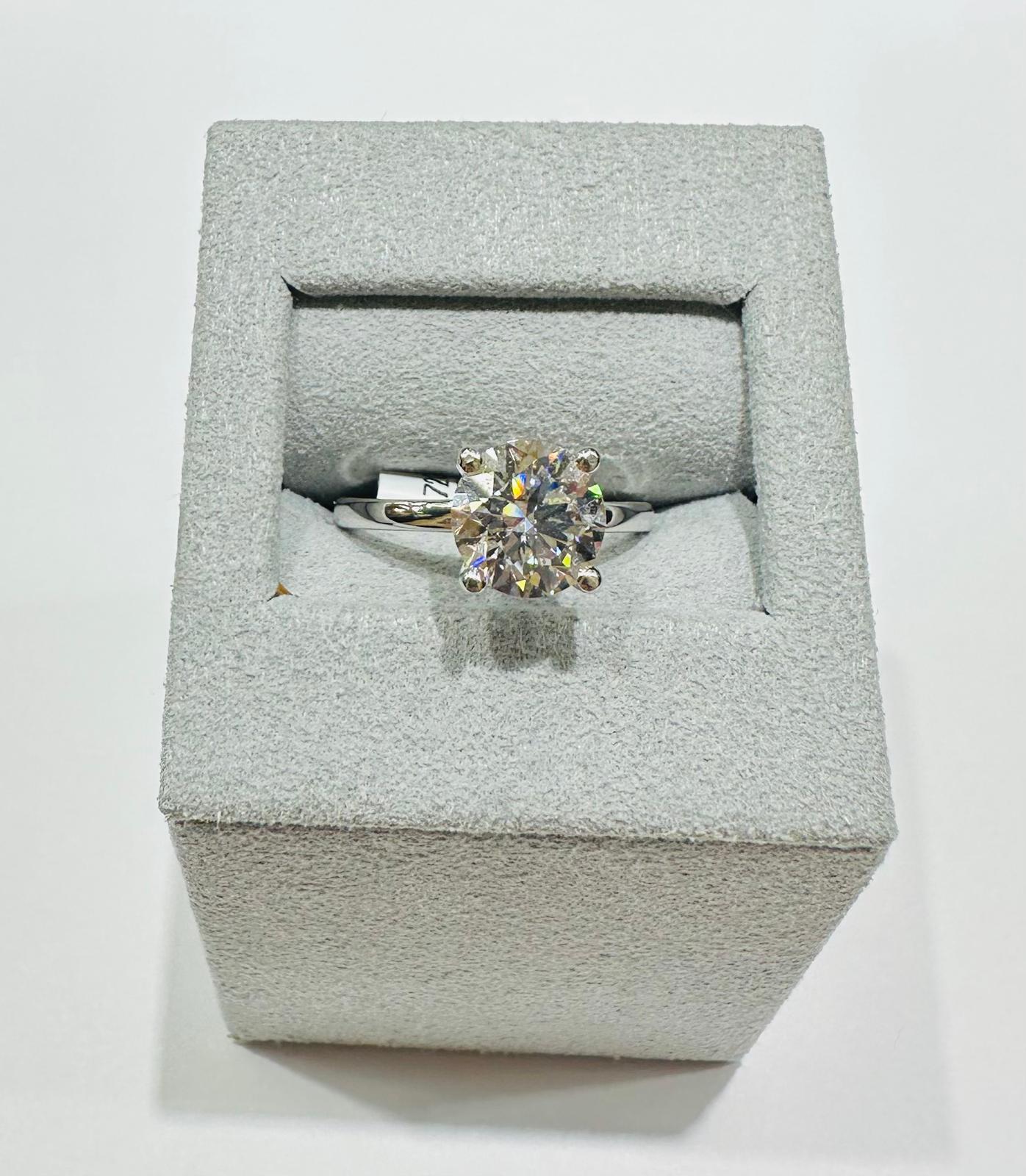 14K WHITE GOLD LAB GROWN DIAMOND RING VS-  2.04CT   2.72gm