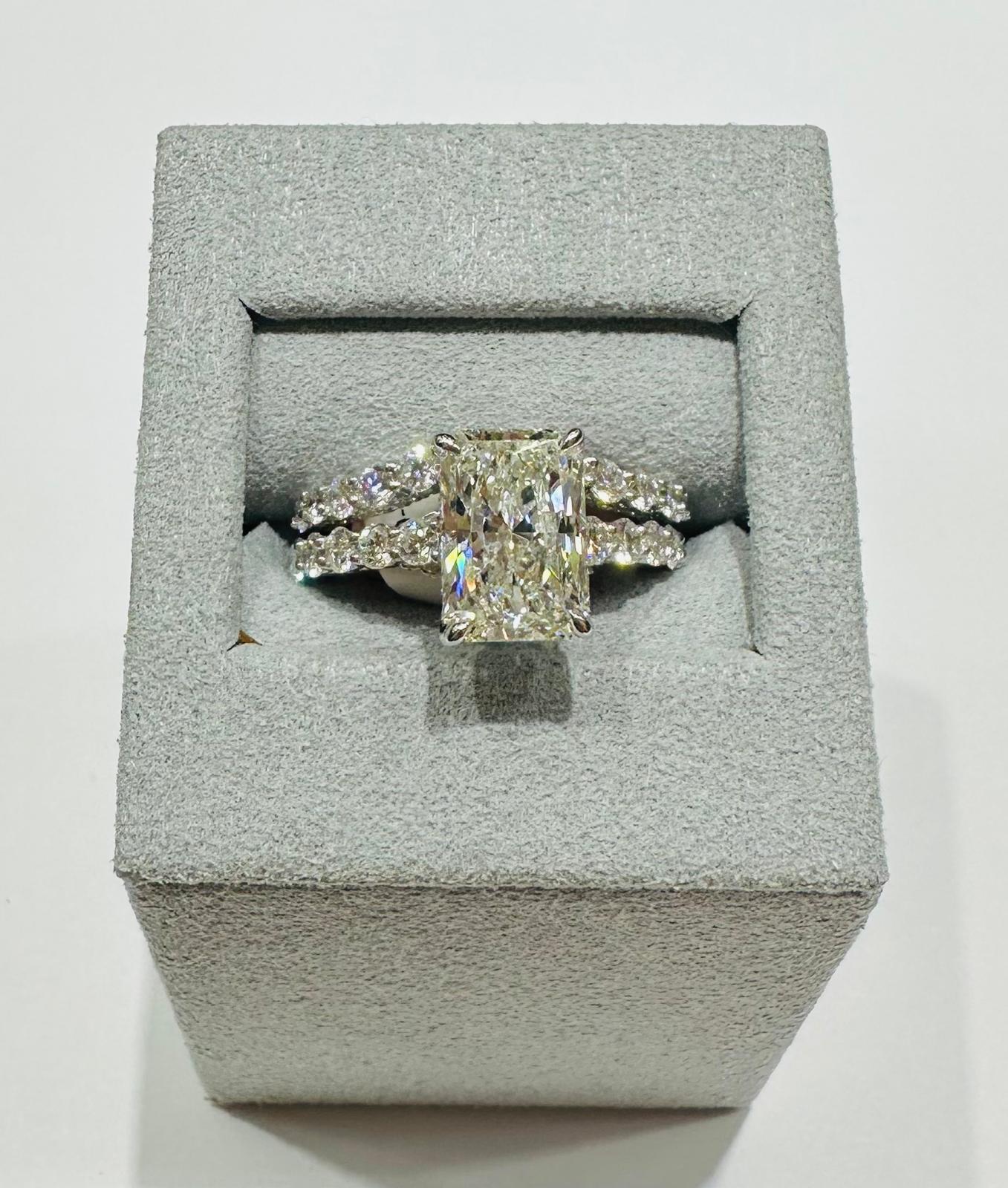 14K WHITE GOLD LAB GROWN DIAMOND RING VS-  4.80TC/CT3.00