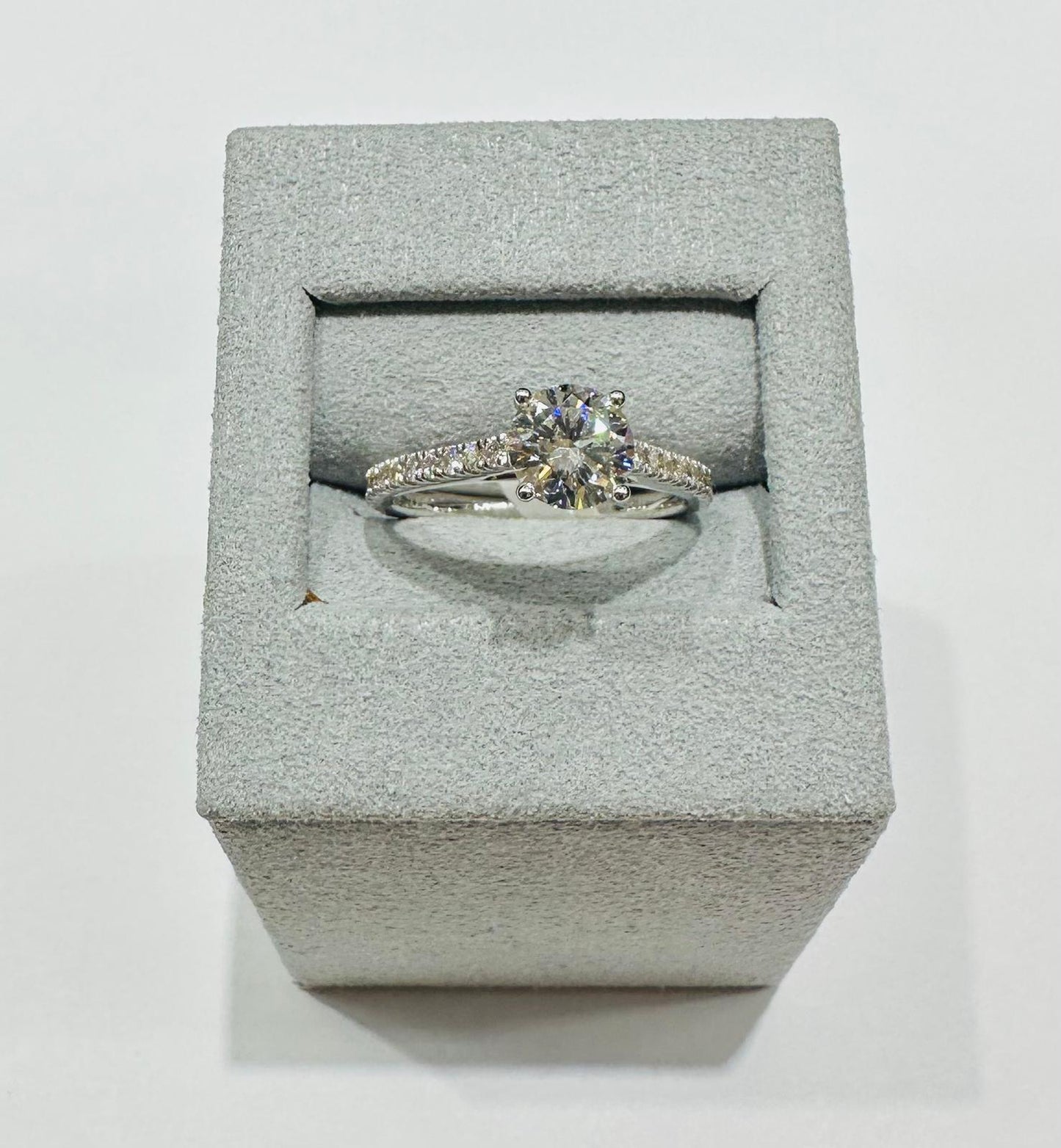 14K GOLD LAB GROWN DIAMOND RING VS-  1.38CT   2.91gm