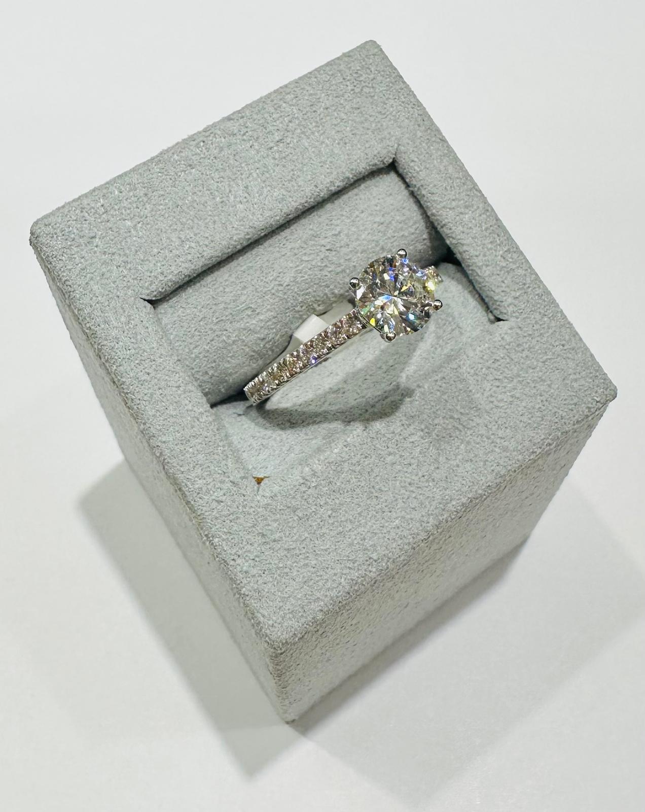 14K GOLD LAB GROWN DIAMOND RING VS-  1.38CT   2.91gm
