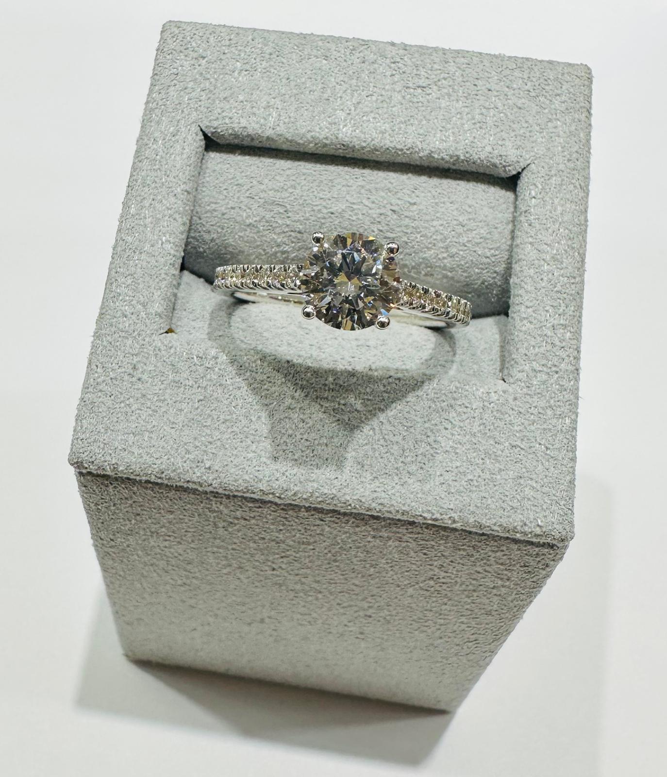 14K GOLD LAB GROWN DIAMOND RING VS-  1.38CT   2.91gm