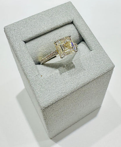 14K GOLD LAB GROWN DIAMOND RING-  3.40CT    2.60gm