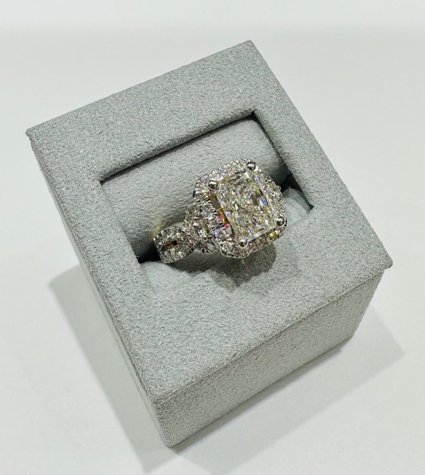 14K GOLD LAB GROWN DIAMOND RING VS-  2.96TC/CT2.00