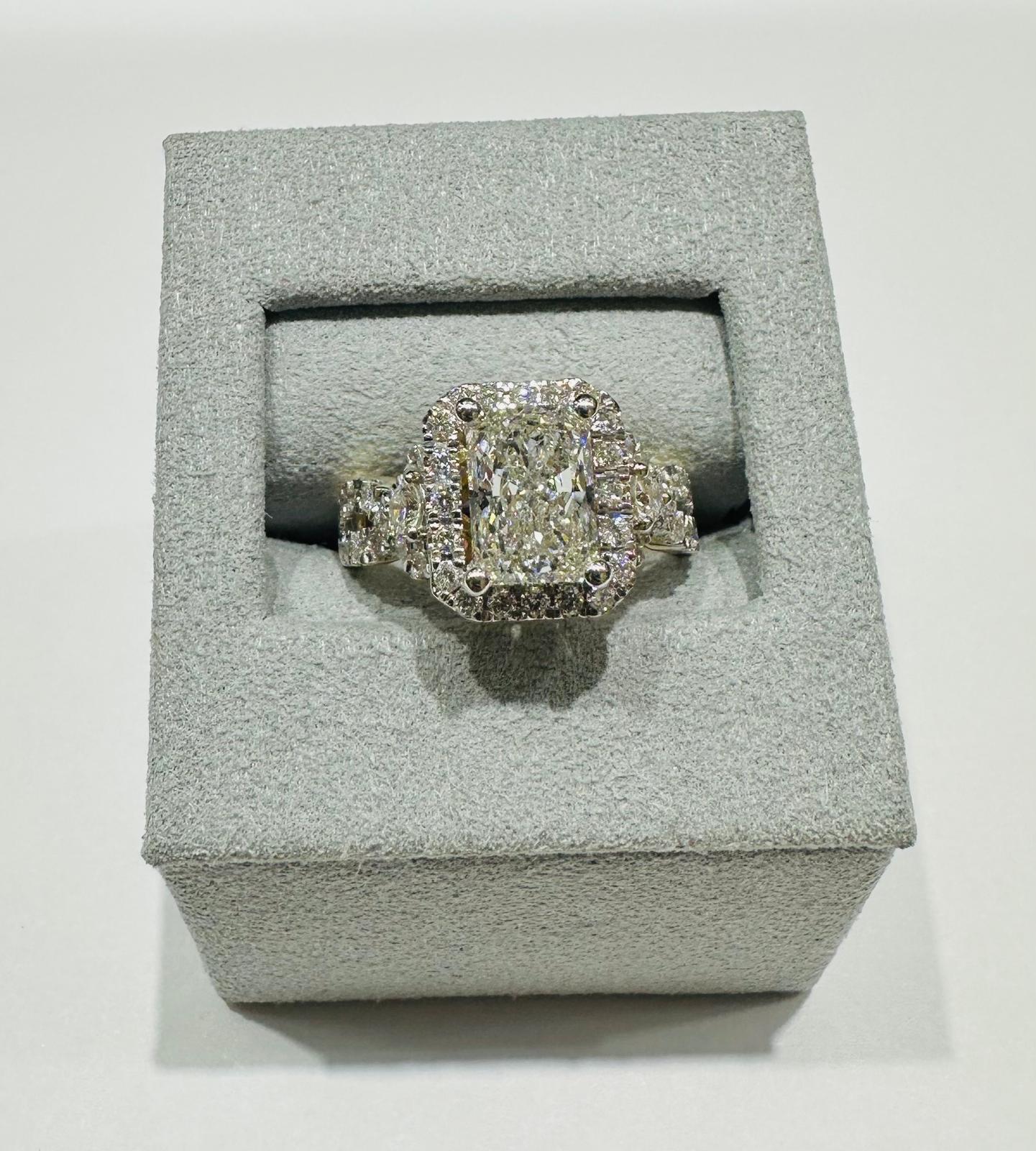 14K GOLD LAB GROWN DIAMOND RING VS-  2.96TC/CT2.00