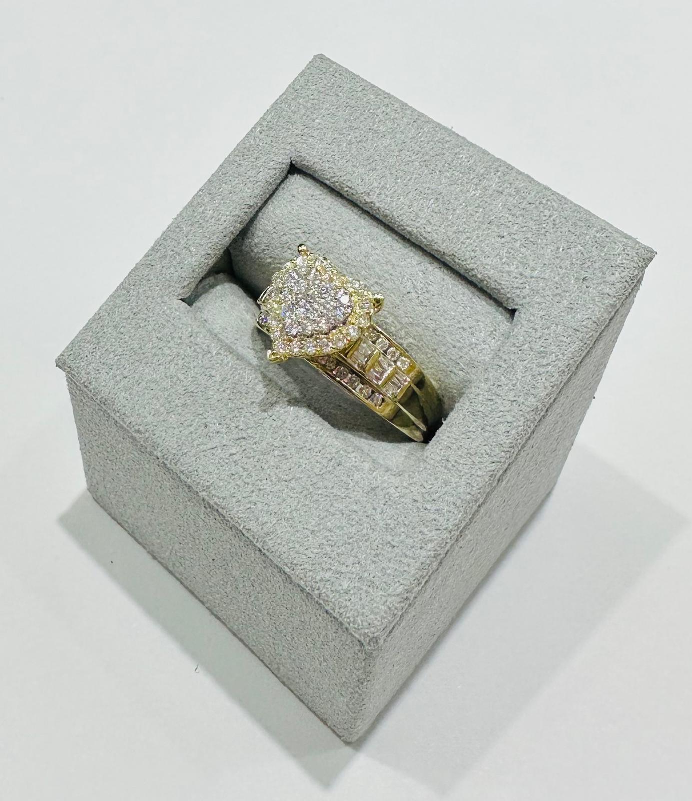 10K GOLD LAB GROWN DIAMOND HEART RING VS-  0.83CTW