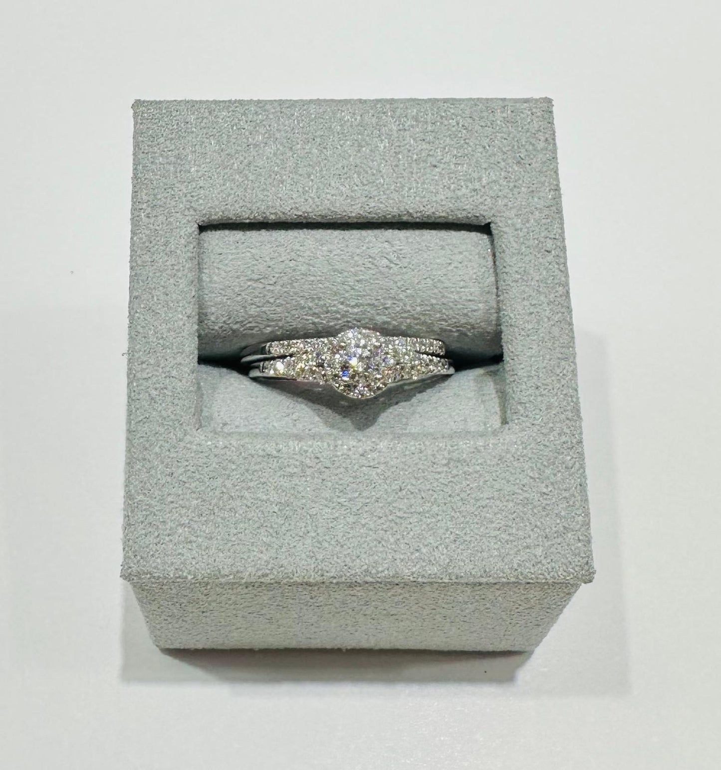 10K GOLD LAB GROWN DIAMOND RING VS-  0.50CT/0.20R