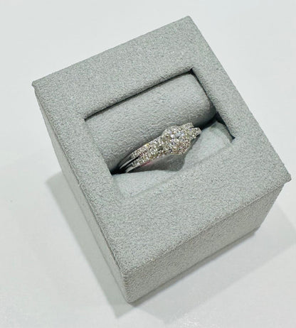 10K GOLD LAB GROWN DIAMOND RING VS-  0.50CT/0.20R