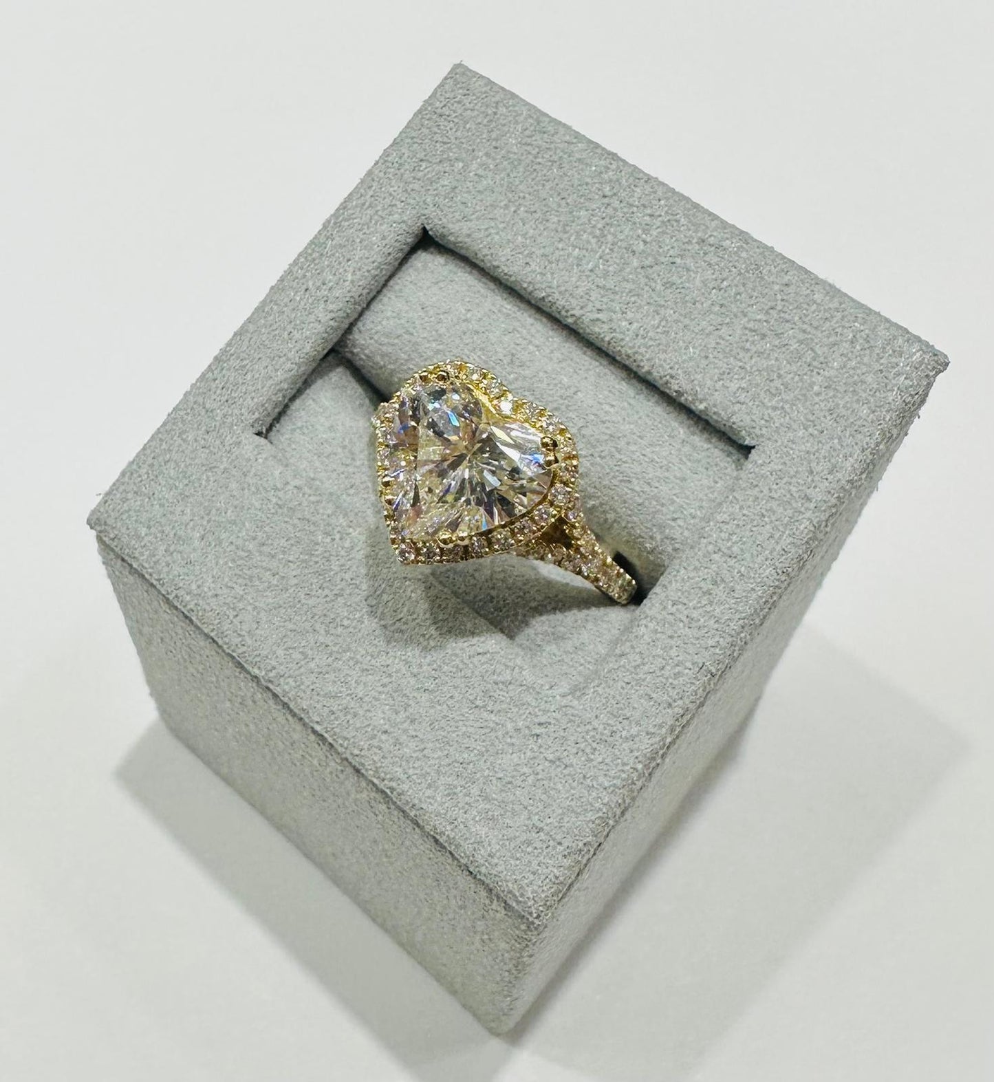 14K GOLD LAB GROWN DIAMOND HEART RNG VS- 3.46CTTW