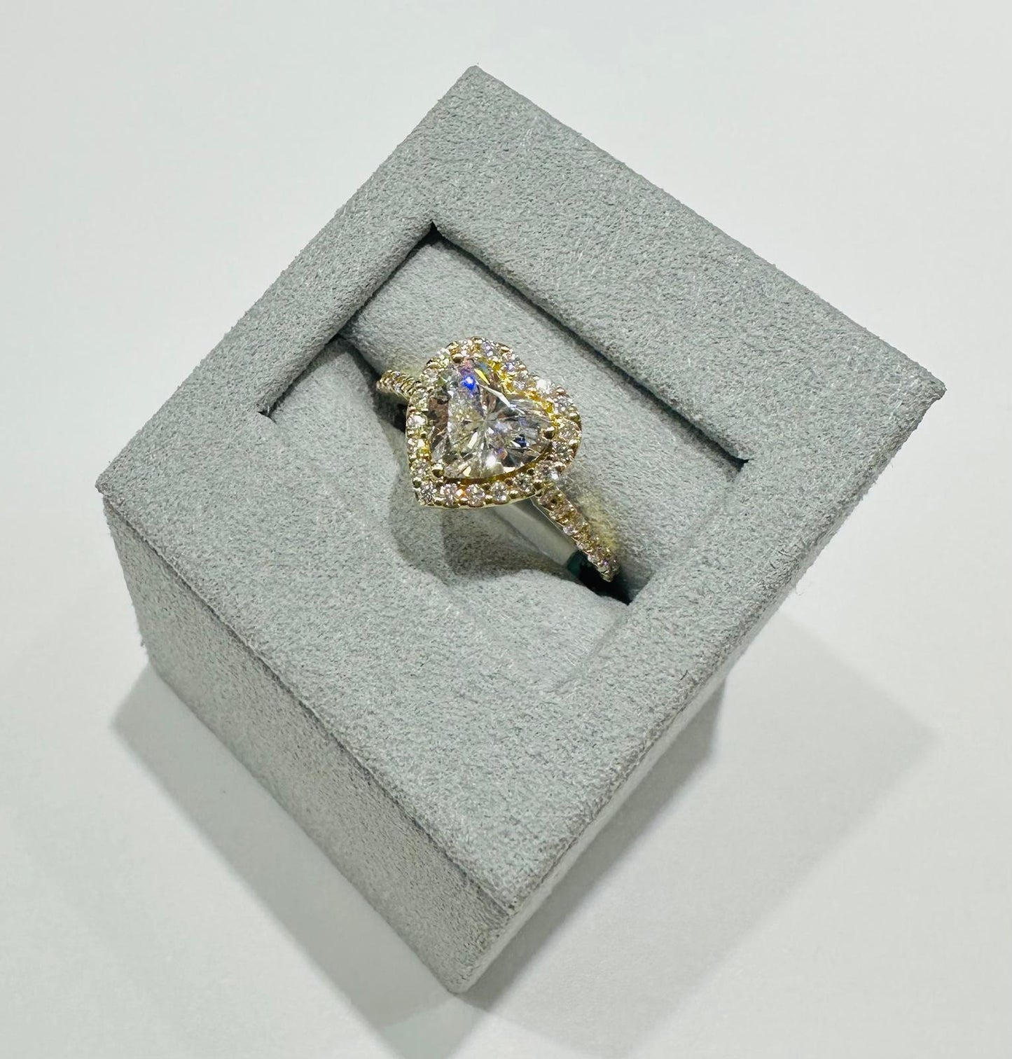 14K GOLD LAB GROWN DIAMOND HEART RNG VS- 2.01CTTW