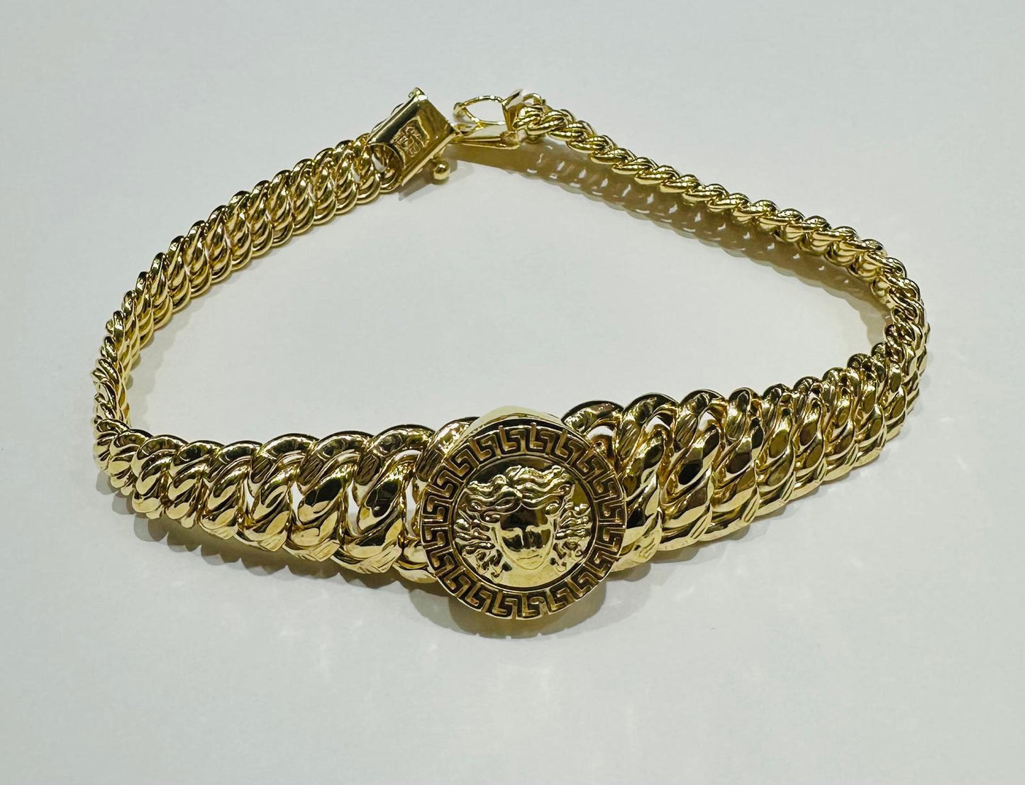 10K GOLD MEDUSA HEAD PRINCESS CUT BRACELET-  8"  WEIGHT: 14.4gm