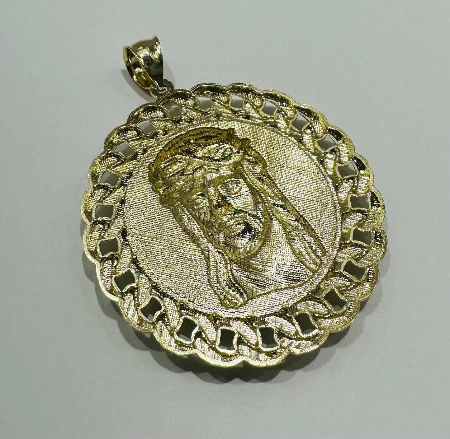 10K GOLD TWO TONED JESUS PENDANT-  WEIGHT: 12.6gm