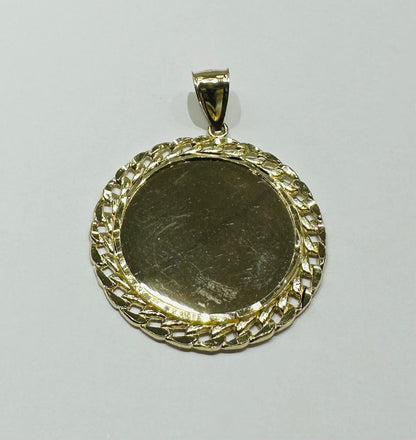 10K GOLD MEMORY PENDANT-  WEIGHT: 6.2gm