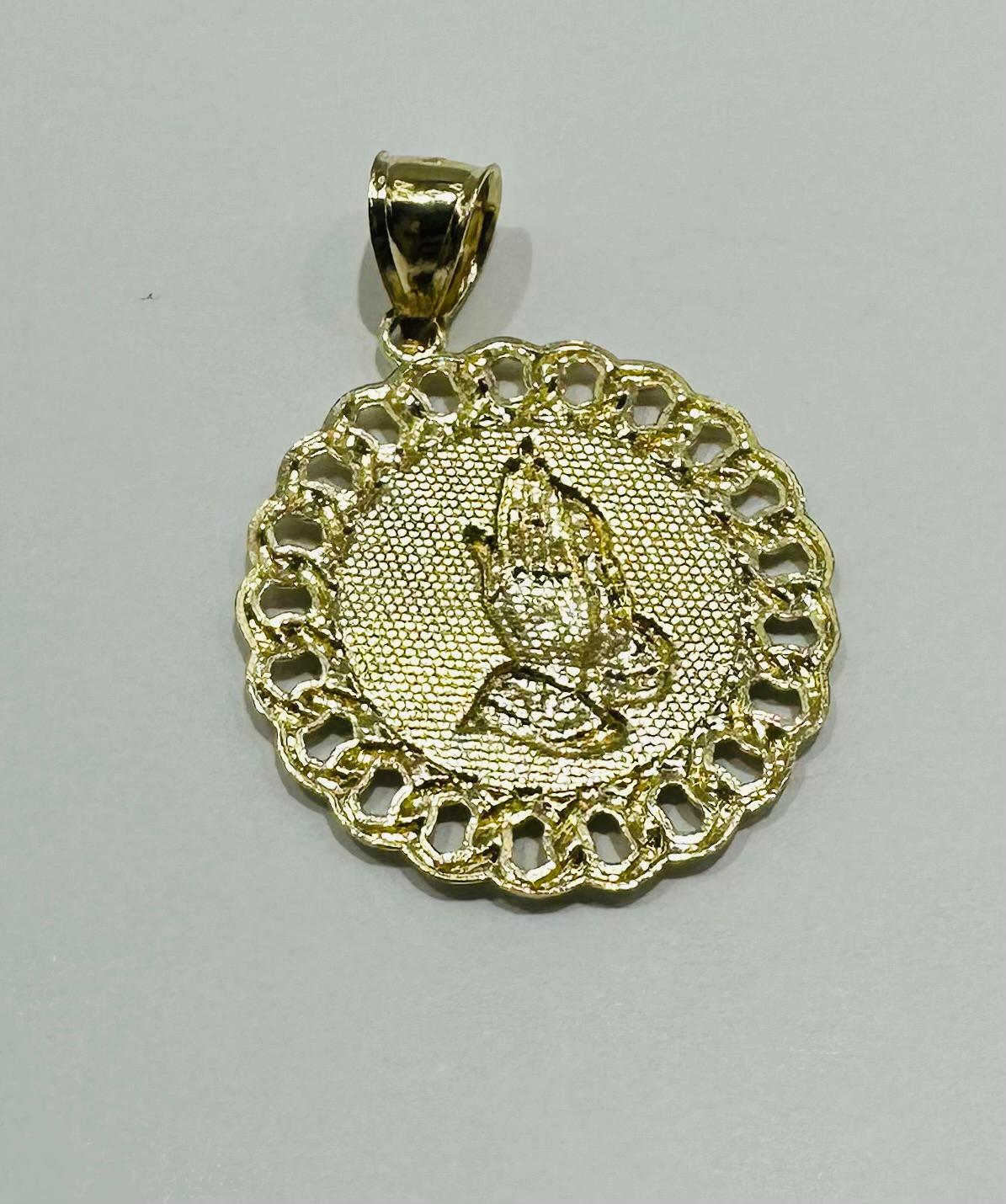 10K GOLD PRAYING HANDS PENDANT-  WEIGHT: 3.2gm
