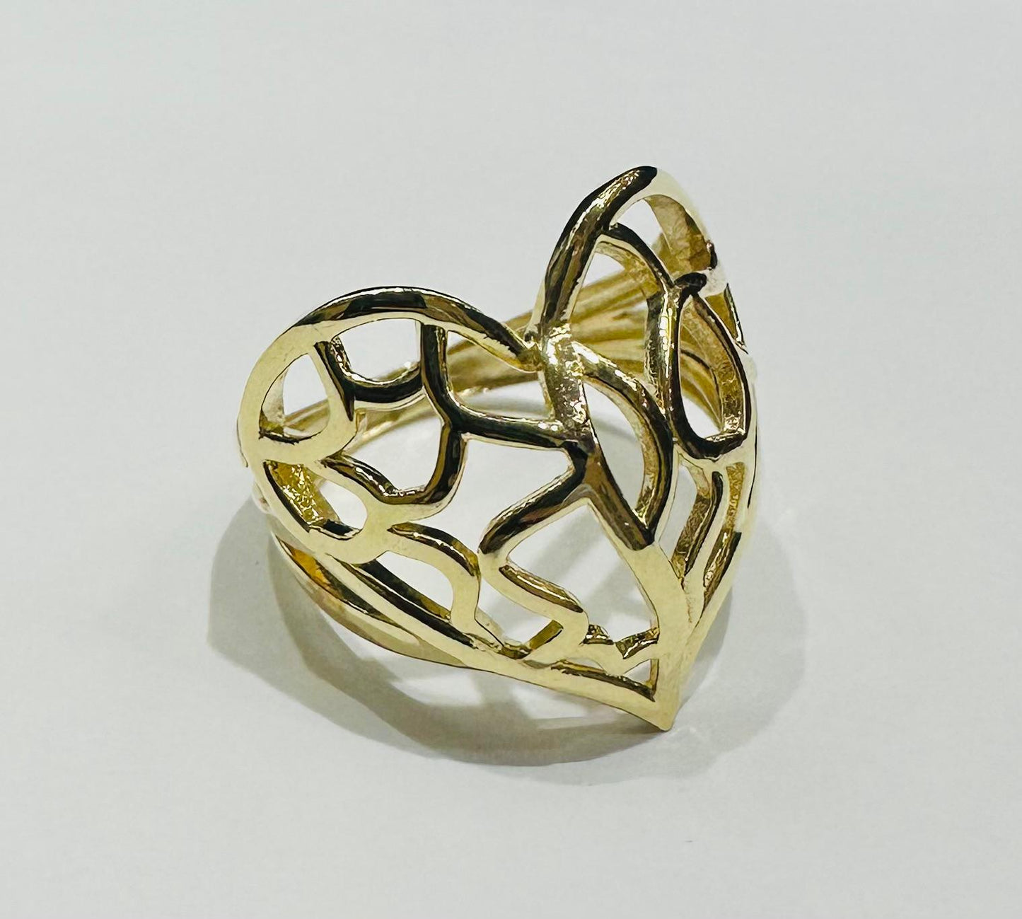 10K GOLD LAB HEART RING- WEIGHT:  3.5gm