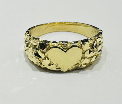 10K GOLD HEART RING- WEIGHT: 3.9gm