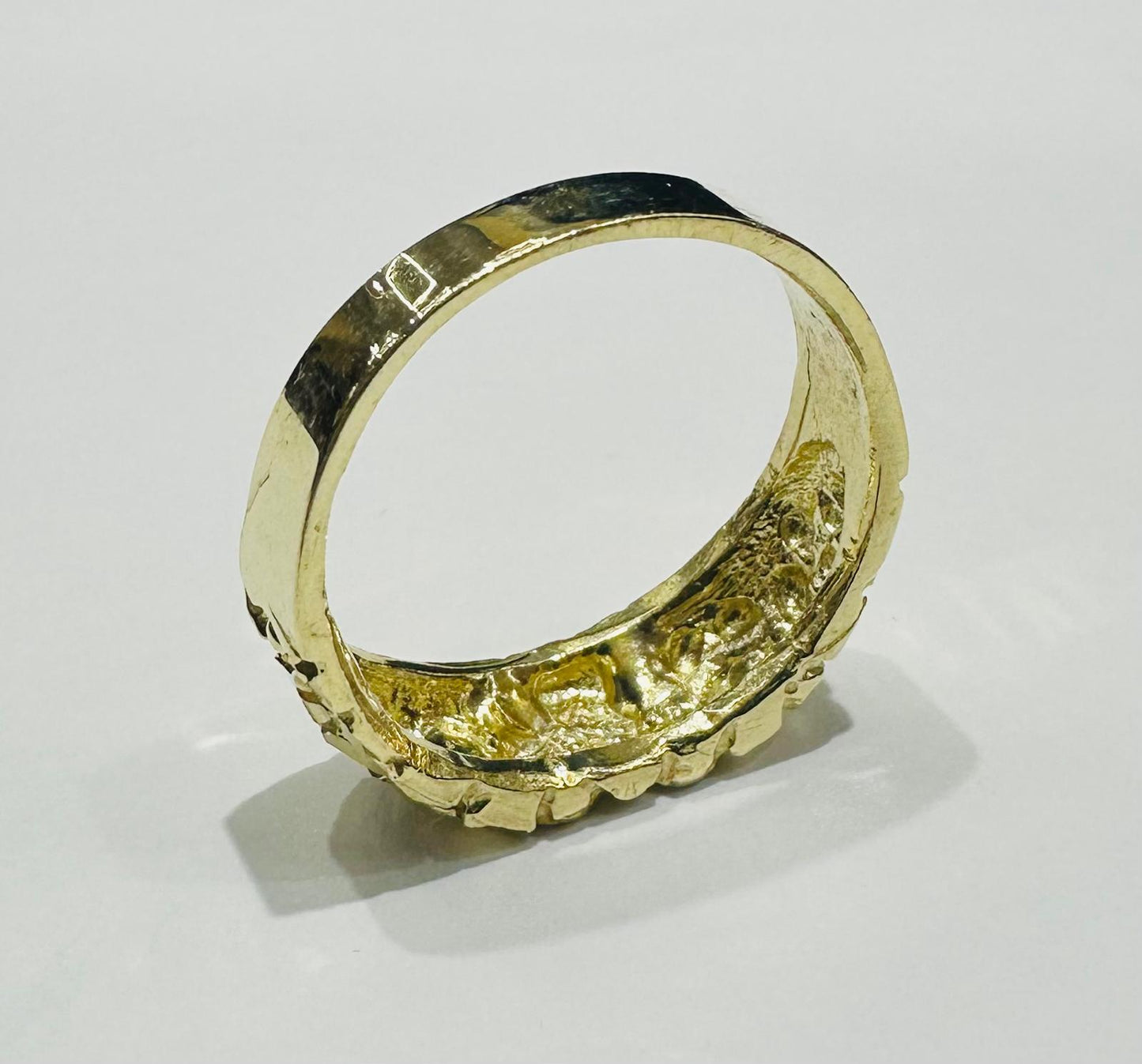 10K GOLD HEART RING- WEIGHT: 3.9gm