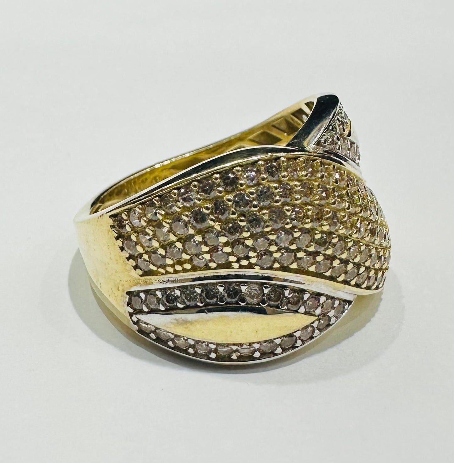 10K GOLD RING WITH CZ STONES- WEIGHT:  6.0gm