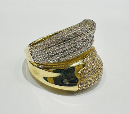 10K GOLD RING WITH CZ STONES- WEIGHT:  7.5gm