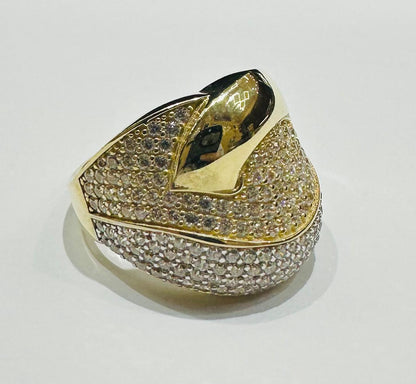 10K GOLD RING WITH CZ STONES- WEIGHT:  4.9gm