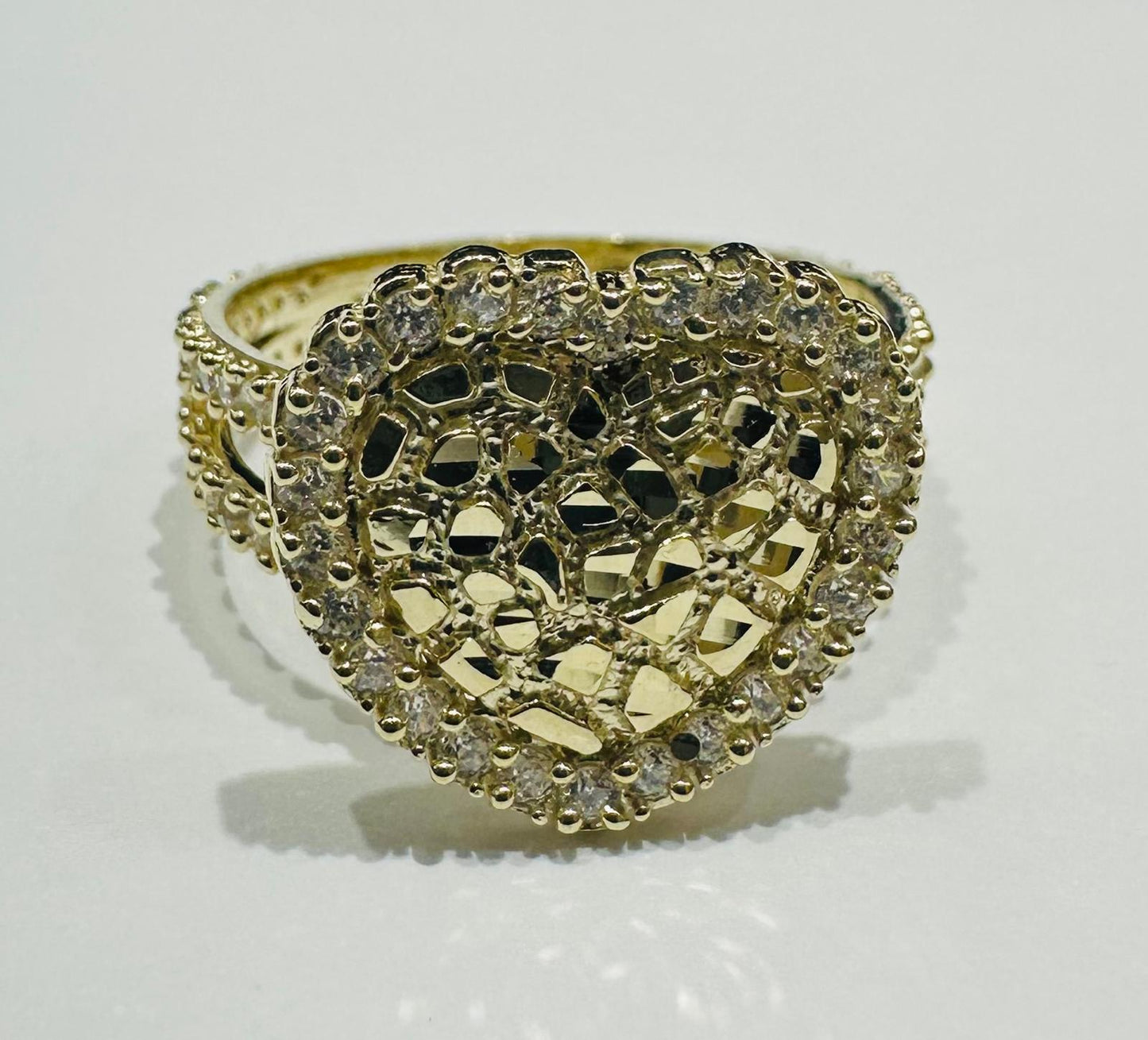 10K GOLD HEART RING WITH CZ STONES- WEIGHT:  2.8gm