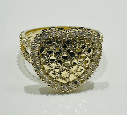 10K GOLD HEART RING WITH CZ STONES- WEIGHT:  2.8gm
