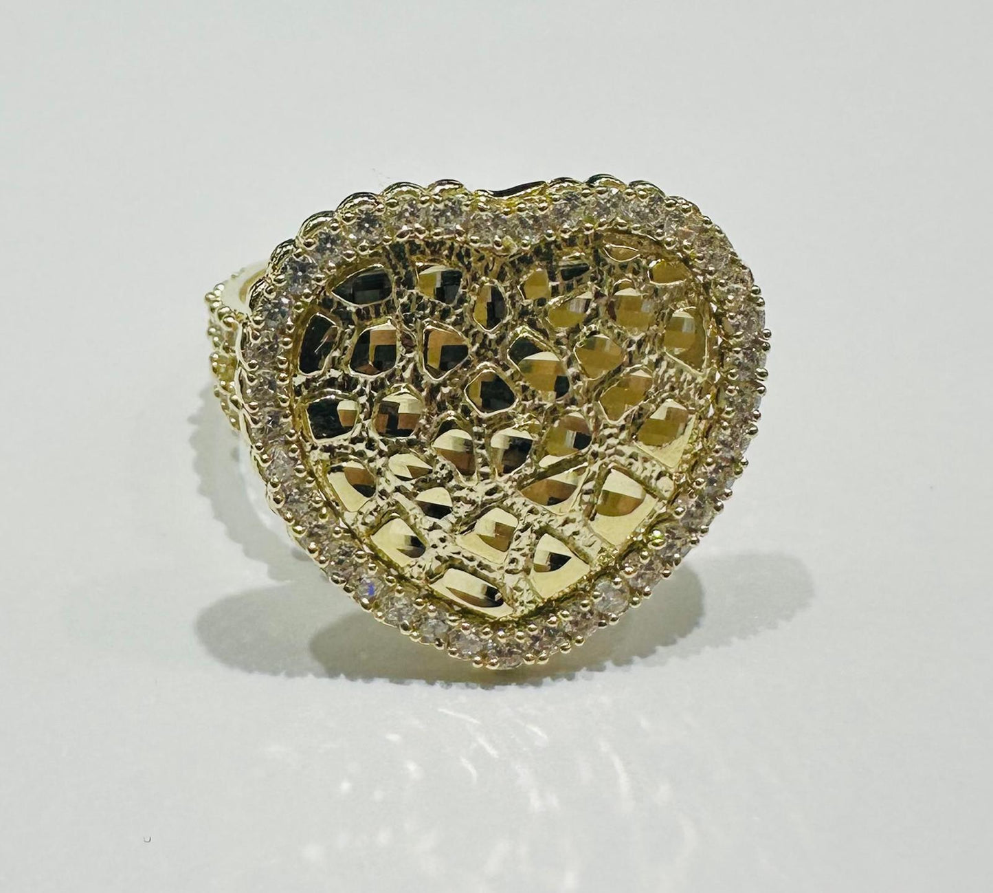 10K GOLD HEART RING WITH CZ STONES- WEIGHT:  3.7gm