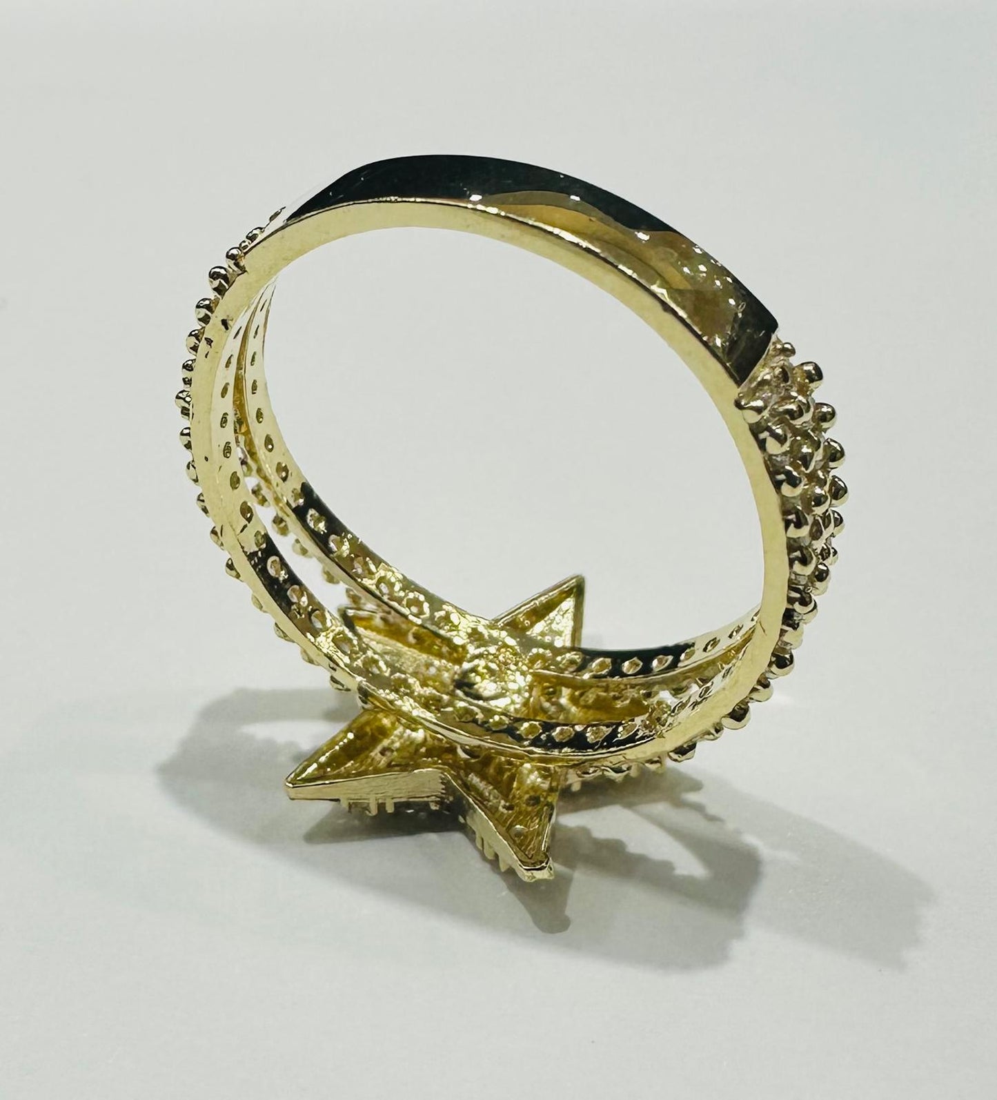 10K GOLD STAR RING WITH CZ STONES- WEIGHT:  2.5gm