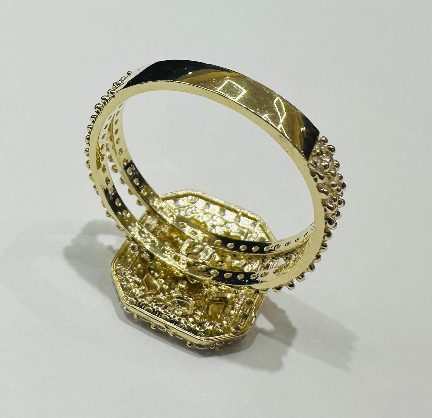 10K GOLD NUGGET RING WITH CZ STONES- WEIGHT:  2.8gm