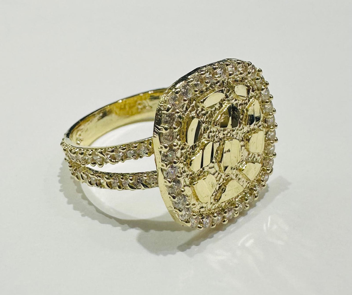 10K GOLD NUGGET RING WITH CZ STONES- WEIGHT:  2.9gm