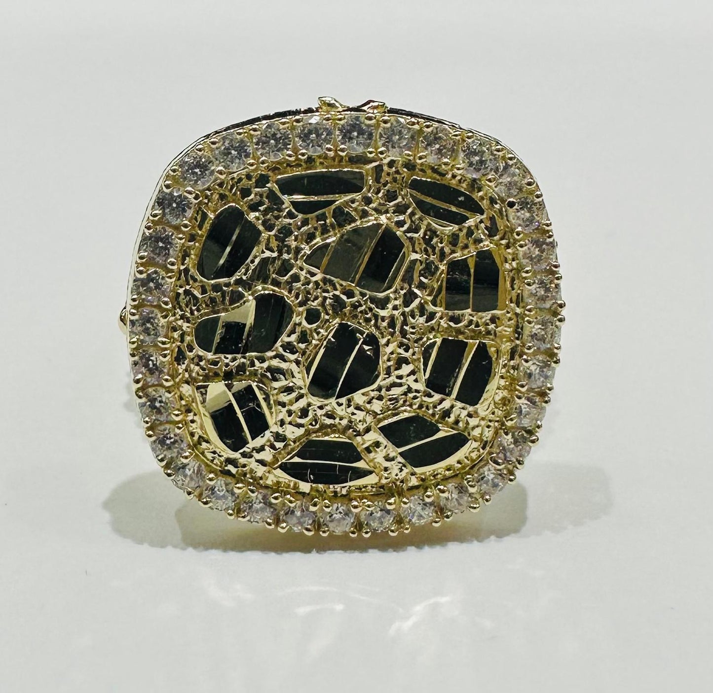 10K GOLD NUGGET RING WITH CZ STONES- WEIGHT:  4.4gm