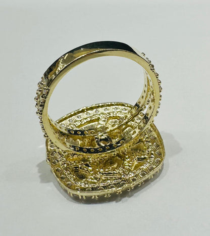 10K GOLD NUGGET RING WITH CZ STONES- WEIGHT:  4.4gm