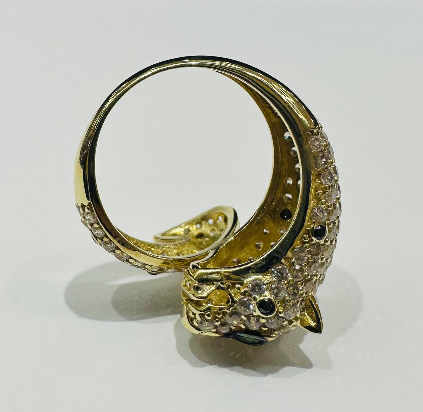 10K GOLD GREEN EYE PANTHER RING WITH CZ STONES- WEIGHT:  5.8gm