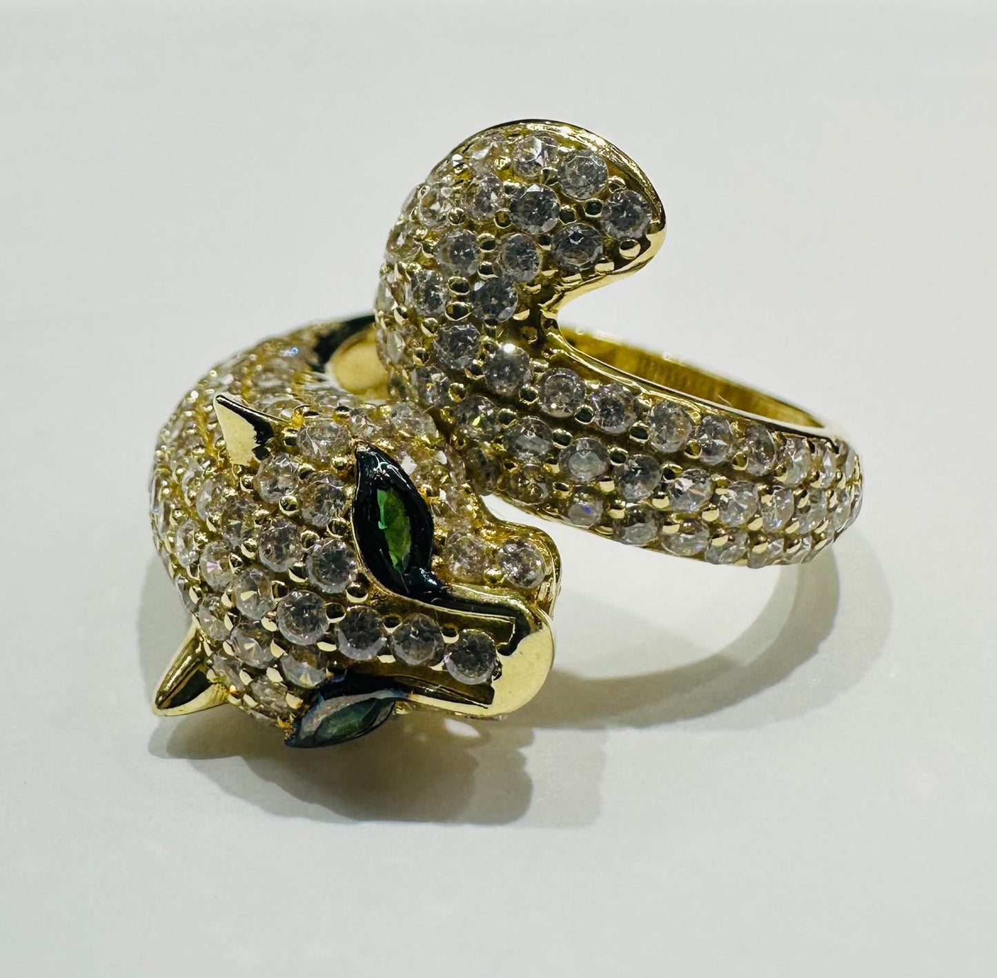 10K GOLD GREEN EYE PANTHER RING WITH CZ STONES- WEIGHT:  5.8gm