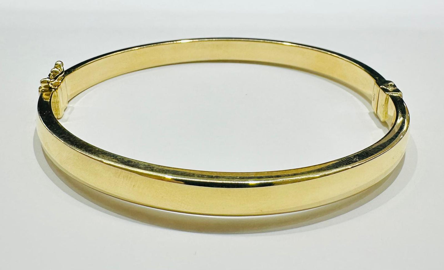 10K GOLD BANGLE BRACELET- WEIGHT:  10.0gm