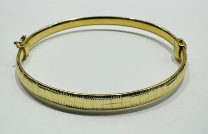 10K GOLD BANGLE BRACELET- WEIGHT:  6.6gm