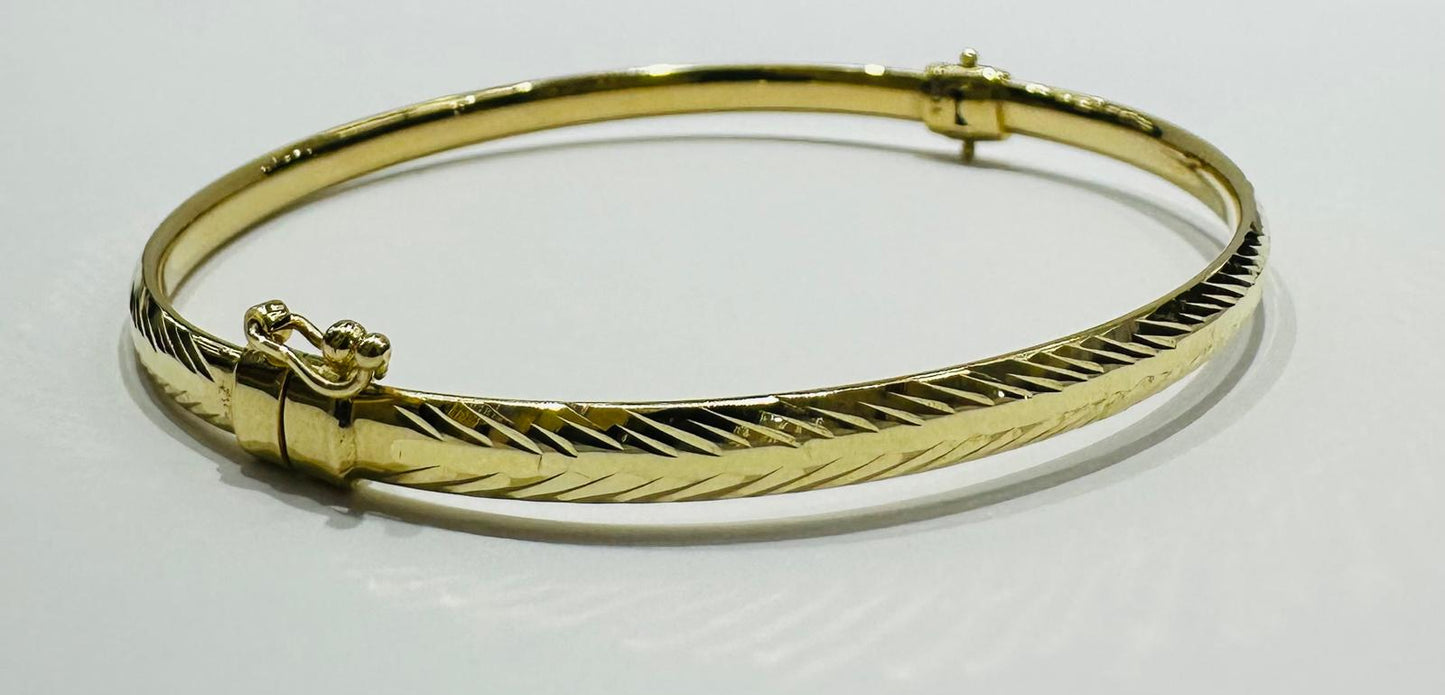 10K GOLD BANGLE BRACELET- WEIGHT:  5.2gm