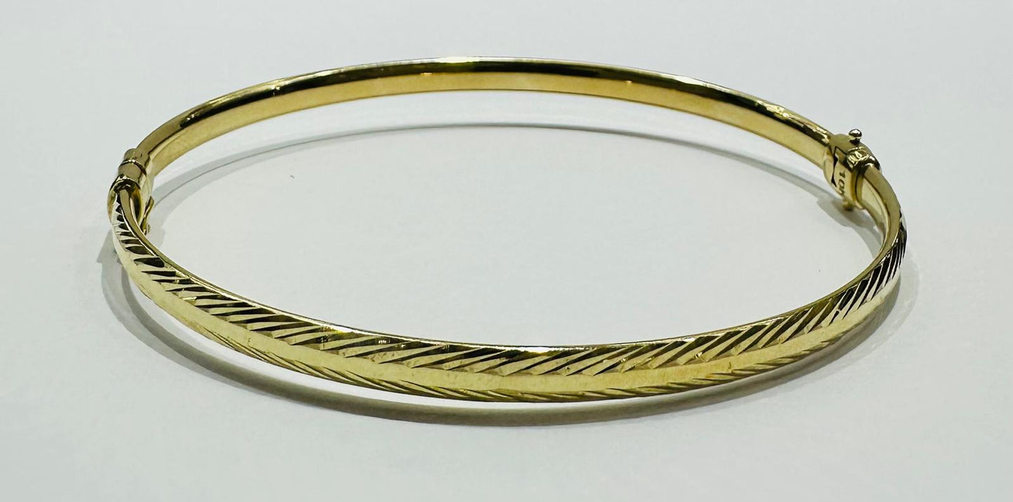 10K GOLD BANGLE BRACELET- WEIGHT:  5.2gm