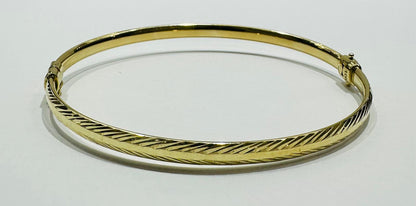 10K GOLD BANGLE BRACELET- WEIGHT:  5.2gm